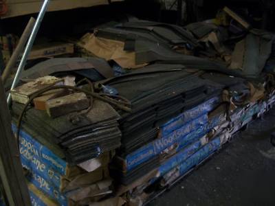 New roofing shingles and supplies 500+- bundels, 