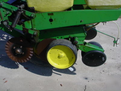 John deere 6 row planter , 7000 , pull type , notill