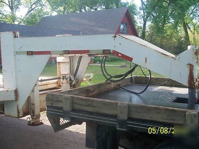 1998 40' tandem dual flatbed gooseneck trailer