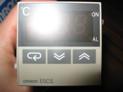 New omron E5CS-Q1PX temperature controller