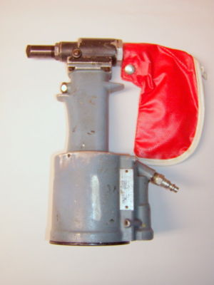 Cherrymax G704B riveter & pulling head aircraft tool 