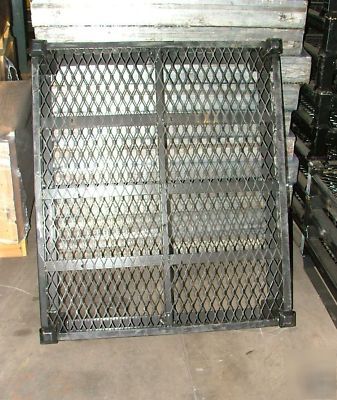 Pallets - stackable steel pallets, 36