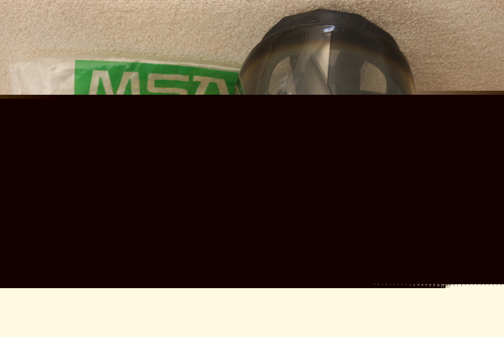 New msa advantage 1000 gas mask w/ cartridge medium