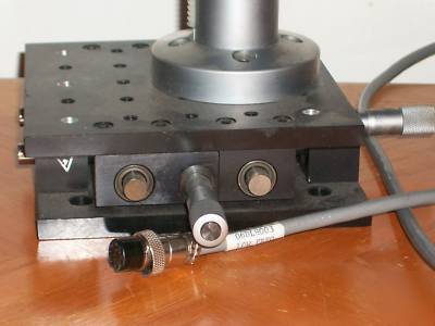 New port translation stage assembly with model 75 rod