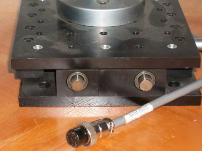 New port translation stage assembly with model 75 rod