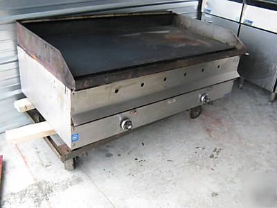Vulcan 4' flat top griddle themostatically controlled