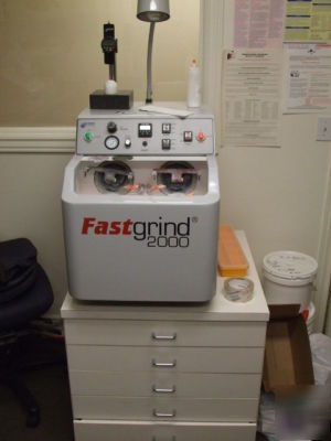 Fastgrind 2000 in office lens surfacing system