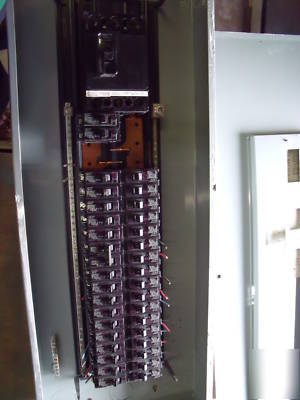 #663 ite-siemens 200 amp 42 space load center + breaker