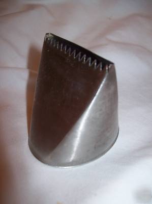 Large fluting pastry tube/tip
