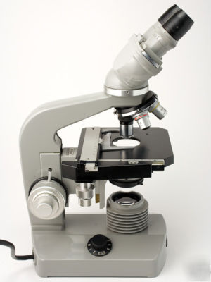 Nikon microscope with 4 lenses, extra lightbulb + more 