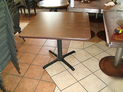 Lot of 14 laminate restaurant tables - 36