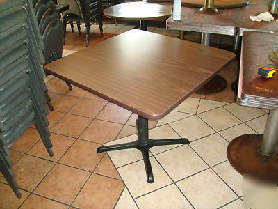 Lot of 14 laminate restaurant tables - 36