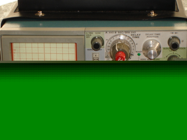 Sony tektronix 335 35MHZ portable oscilloscope