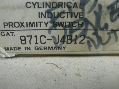 New 871C-J4B12 allen bradley proximity switch in box