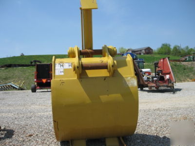 Sec grapple bucket with hydraulic thumb
