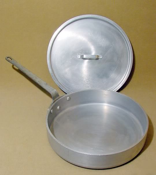 Wear ever 7-Â½ quart saute pan with lid heavy duty 14
