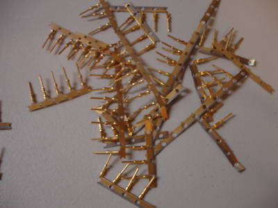 Lot of circular connectors signal pins, gold plated