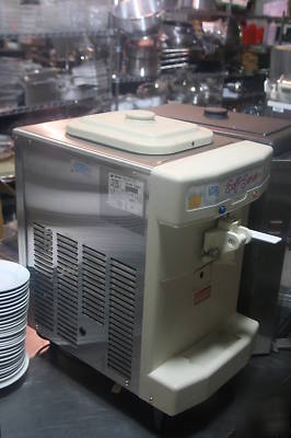 Taylor soft serve ice cream machine model 142