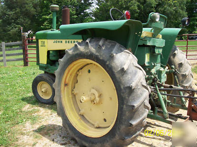 Vintage antique 730 john deere tractor, narrow front,