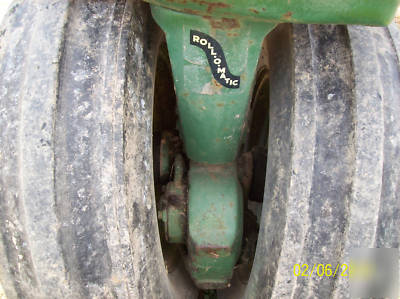 Vintage antique 730 john deere tractor, narrow front,