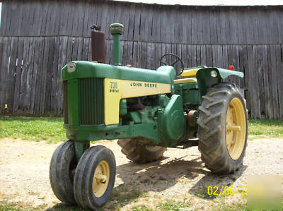 Vintage antique 730 john deere tractor, narrow front,