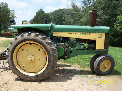 Vintage antique 730 john deere tractor, narrow front,