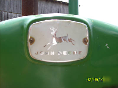 Vintage antique 730 john deere tractor, narrow front,