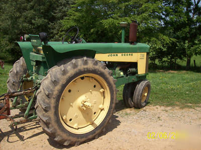 Vintage antique 730 john deere tractor, narrow front,