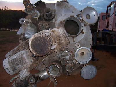 1,500 gallon stainless steel reactor tank, jacketed