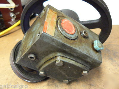 Boston gear 300 series 90 deg gear reducer 40:1 ratio 