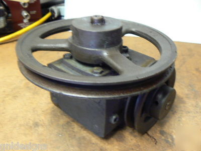 Boston gear 300 series 90 deg gear reducer 40:1 ratio 