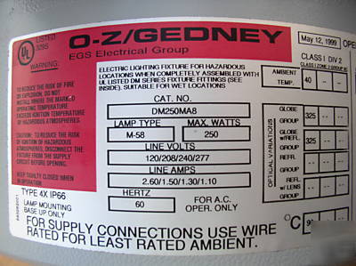 Oz-gedney hazardous light DM250MA8