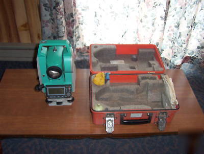 Sokkia set 500 1 sec or 5 sec accuracy total station