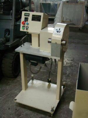 A.m.s. extrusion flyknife cutter 