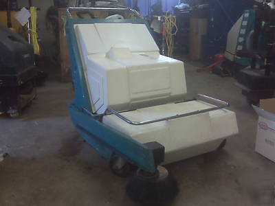 Nobles, tennant scout 37B 24V walk behind sweeper