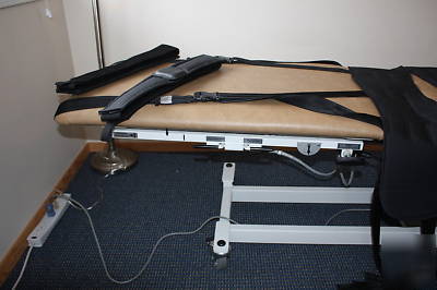 Saunders 3D active trac spinal decompression table