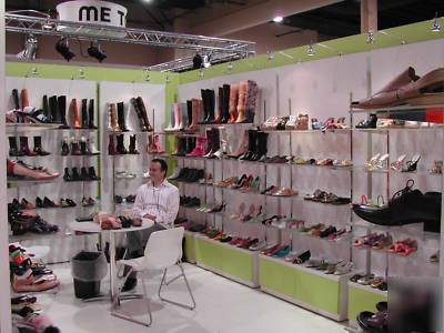 Trade show booth exhibit 20X20 modern & futuristic 