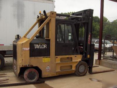 Taylor 30000 lb forklift diesel YR2006 fork positioner