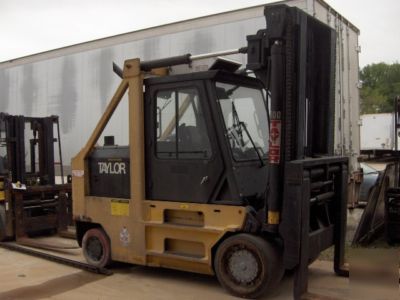 Taylor 30000 lb forklift diesel YR2006 fork positioner