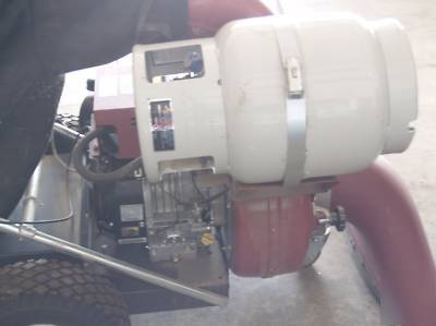 Minuteman vac 35 large debris vacuum w/propane engine