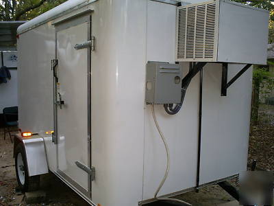 New refrigerated trailer walk in cargo enclosed 2010