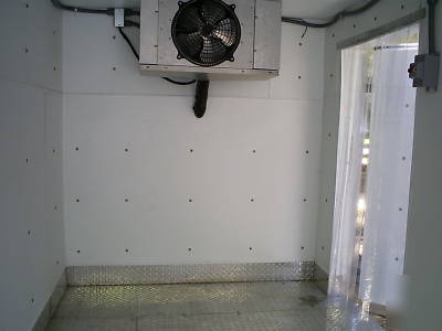New refrigerated trailer walk in cargo enclosed 2010