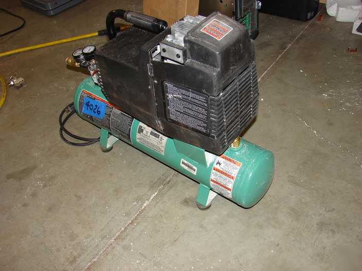 Speedaire 115V 3 gal air compressor .68HP 135PSI 5Z598