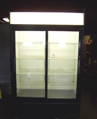 Beverage air MT45 display cooler refrigerator