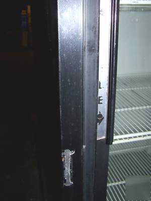 Beverage air MT45 display cooler refrigerator