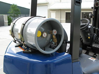 2008 mitsubishi forklift lp gas, 5,000 lbs 14 hours use