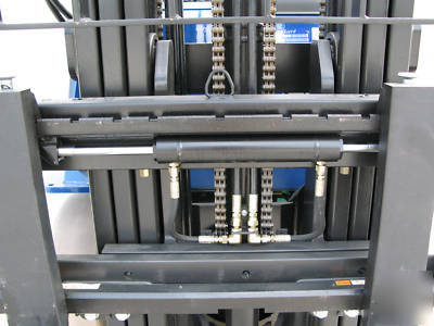 2008 mitsubishi forklift lp gas, 5,000 lbs 14 hours use