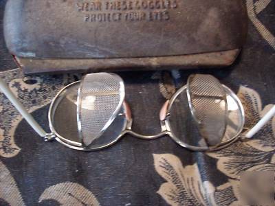 Antique safety glasses w/case