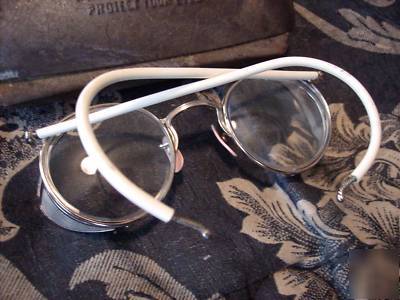 Antique safety glasses w/case