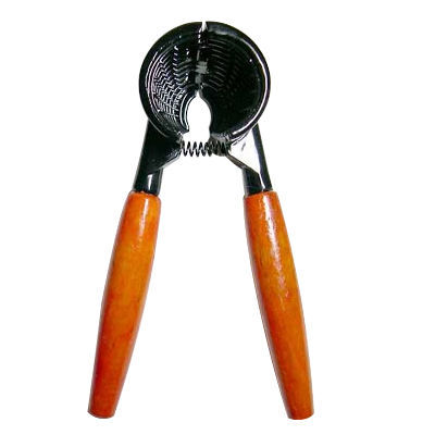 Best nut cracker-cracks the shell,protects the nut CY38